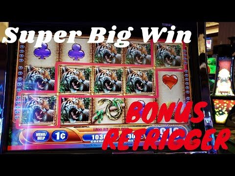 **Queen of the Wild** WMS Slot, Bonus Retrigger and Super Big Win