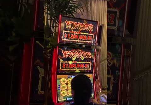 Woman wins $1.5 million on  Dragon Link in High Limit at Wynn  #shorts #gambling #slots