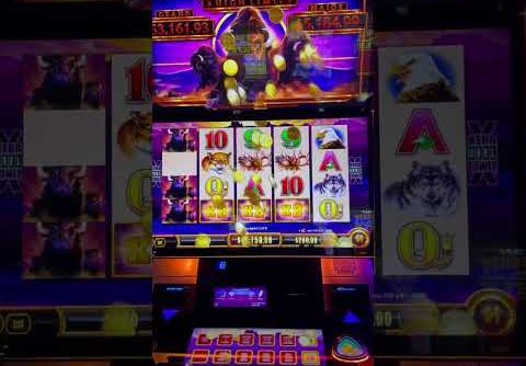 200$ bet on a Slot machine big win!! #slots #casino #jackpot #wow #subscribe #shorts