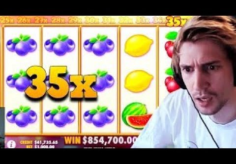 XQC GETS INSANE NEW RECORD WIN ON EXTRA JUICY SLOT! So Lucky