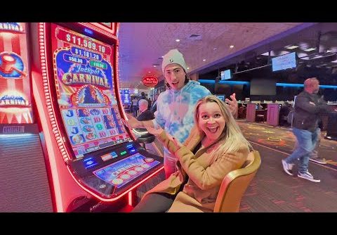 Married Couple WINS BIG On Las Vegas Slot Machine!! 😍🎰