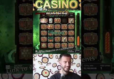 Streamer caught a Big WIN in the slot) #shorts #casino #slots