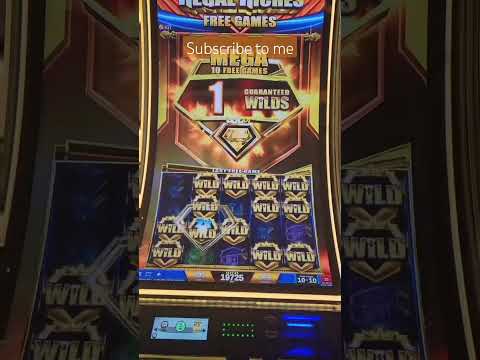 mega win in vegas #canada #winners #slotmachines